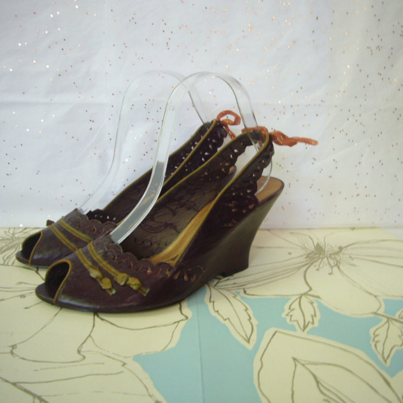 Kenzie Brown Perforated Leather Peep Toe - 8.5 EUC - Picture 5 of 8